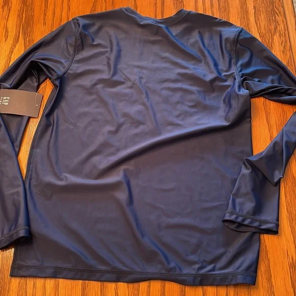 Gap kids rash guard with UV protection - Picture 4 of 4